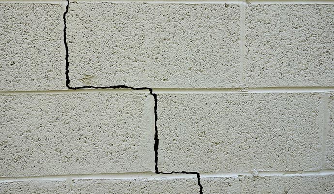 foundation wall stair step or diagonal cracks